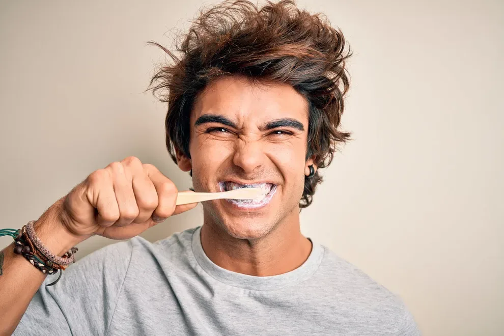 man-brushing-teeth