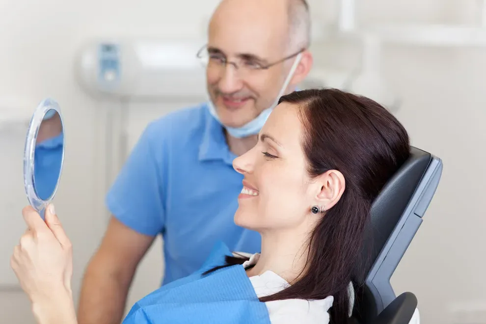 woman-at-dentist-smiling